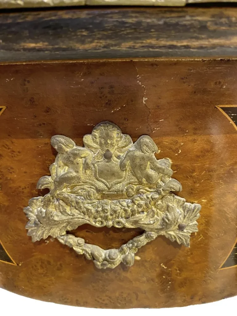 tavolino-intarsiato-in-varie-essenze-di-legno-arredamento-d-epoca-messina-(5)
